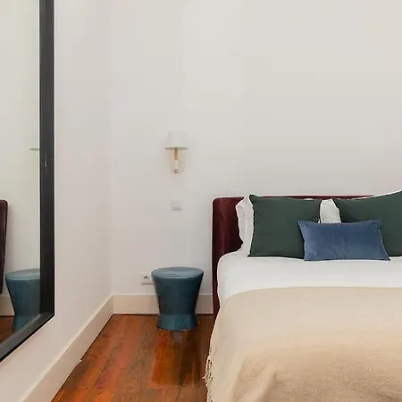 Renovated Spacious 1bed Apt Near Alfama