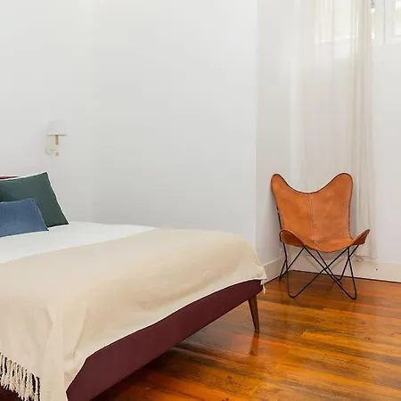 Renovated Spacious 1bed Apt Near Alfama
