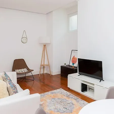 Renovated Spacious 1bed Apt Near Alfama *